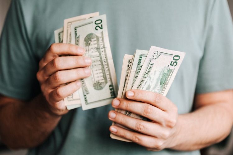 Do Stores Make Money From Cashback? Earnings, Rates & How It Works